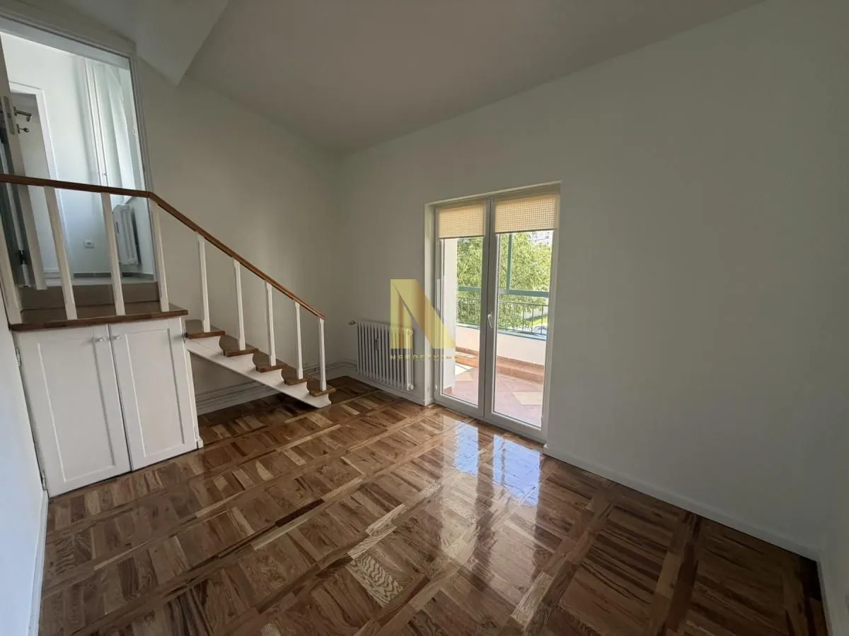 Prodaja, dvosoban stan, 55m², Adamovićevo Naselje, Novi Sad Sve Podlokacije