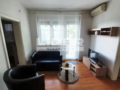 Rent, one bedroom apartment, 43m², Neimar, Vračar Sve Podlokacije - image 3