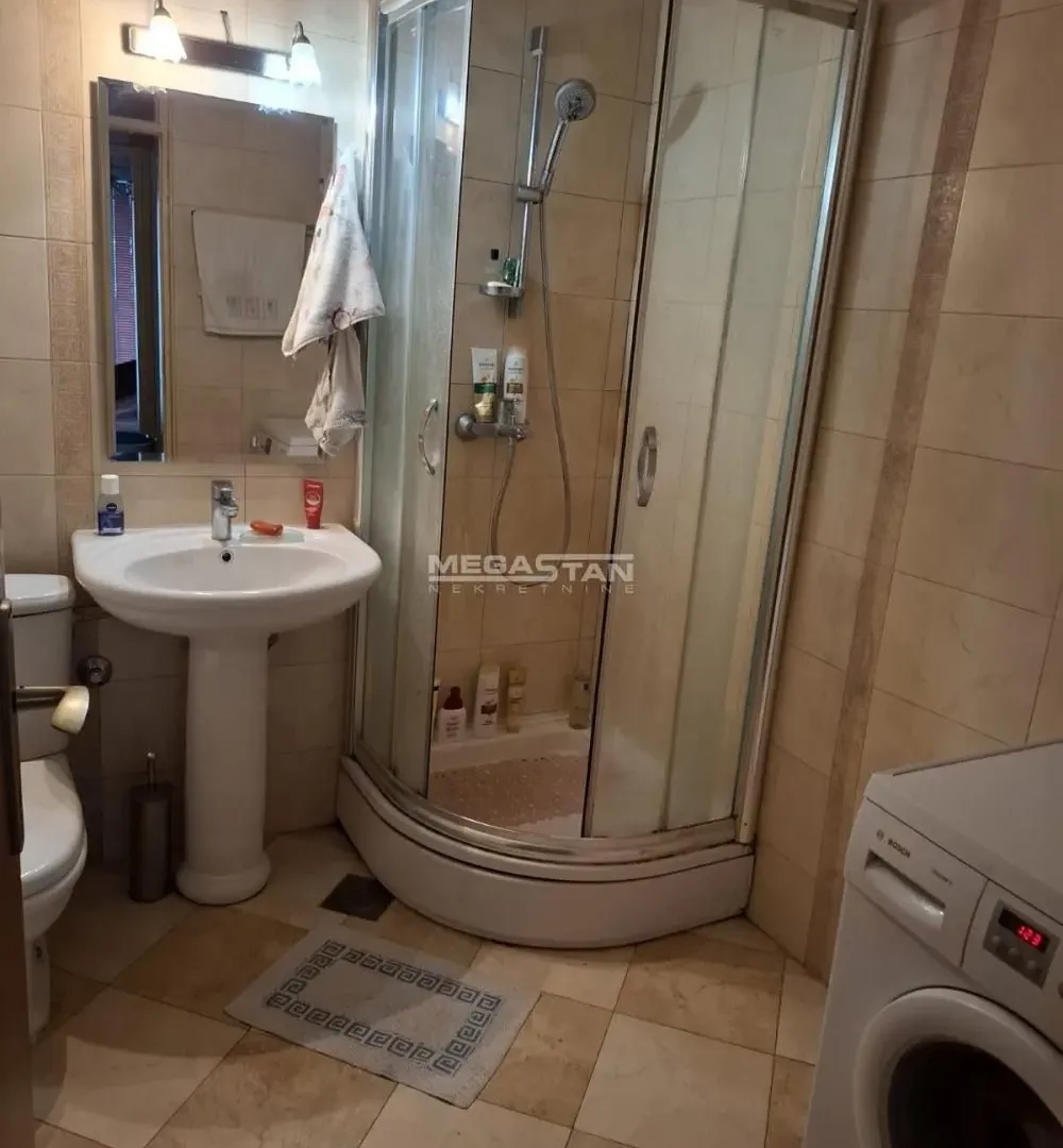 Sale, two bedroom apartment, 73m², Vračar Sve Podlokacije, Beograd