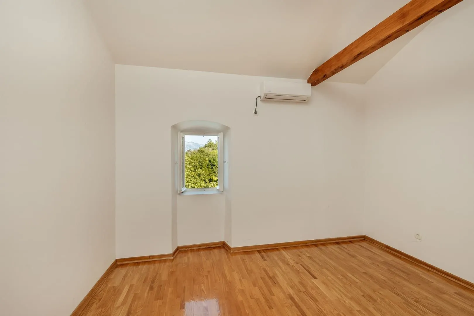 Sale, house, 176m², Kotor, Crna Gora