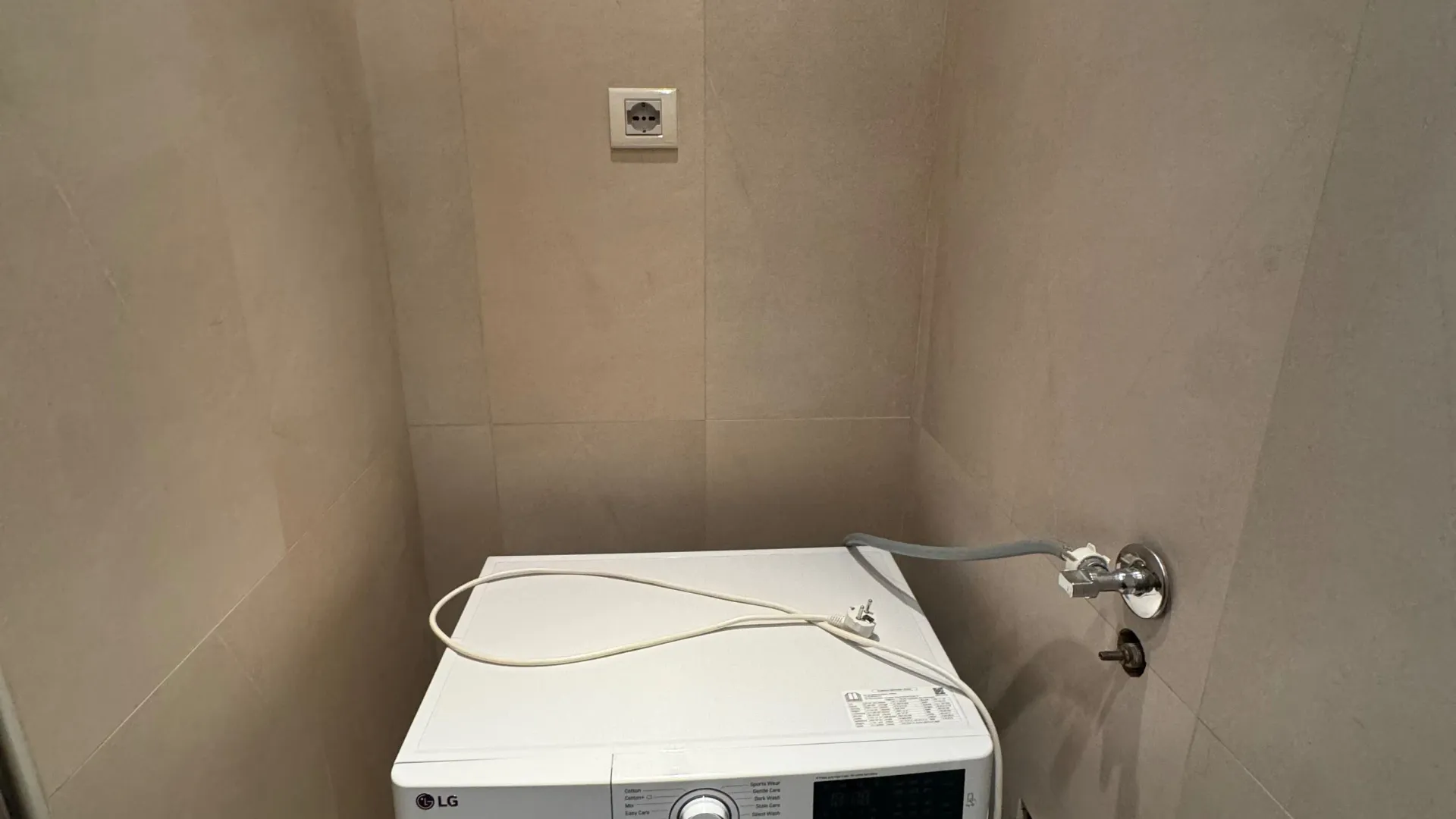 Izdavanje, dvosoban stan, 73m², Golubovina, Budva