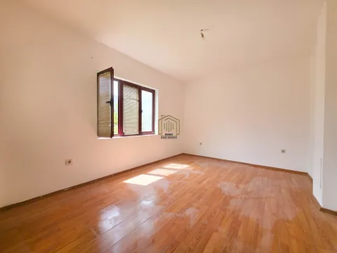 Sale, house, 200m², Grlić, Danilovgrad - image 3