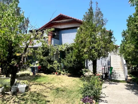 Izdavanje, trosoban stan, 115m², Zelenika, Podgorica - image 11