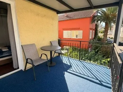 Rent, one bedroom apartment, 53m², Centar, Tivat - image 11