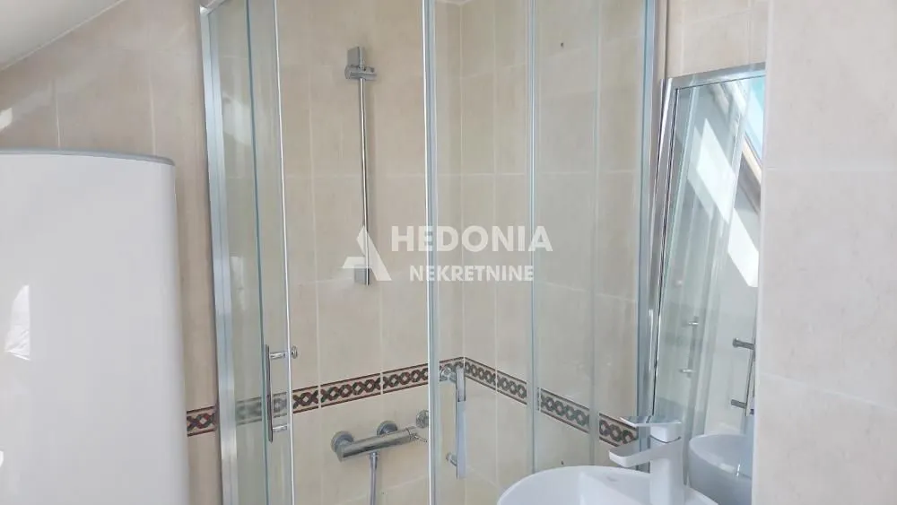 Prodaja, četvorosoban stan, 98m², Zemun Sve Podlokacije, Beograd