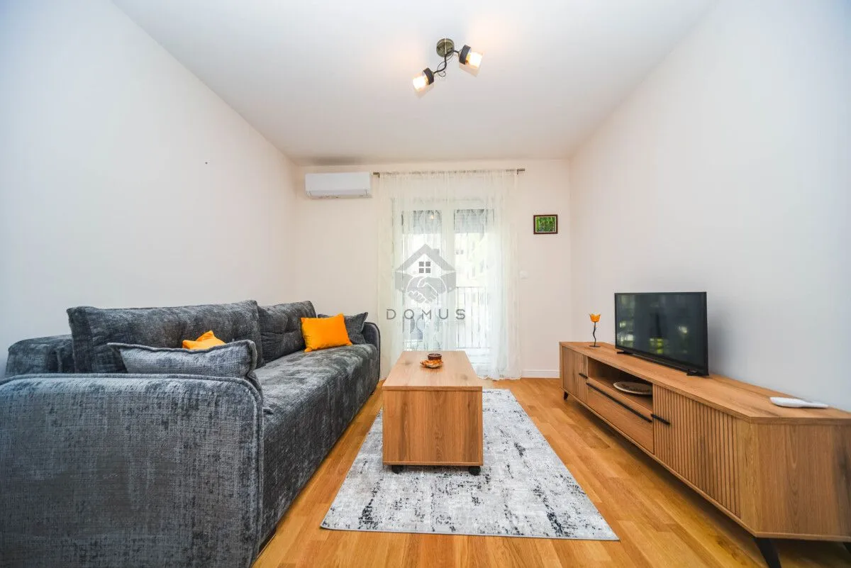 Izdavanje, jednosoban stan, 38m², Pobrežje, Podgorica