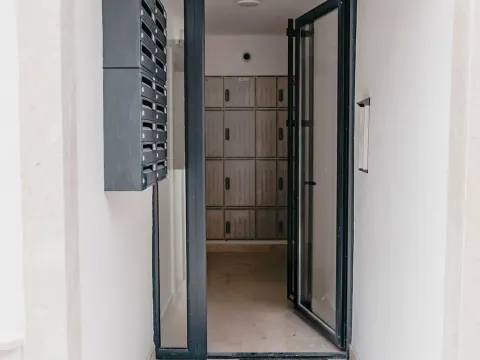 Izdavanje, ugostiteljski objekat, 1600m², Budva, Crna Gora - image 76