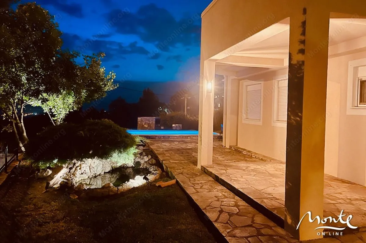 Sale, house, 270m², Kotor, Crna Gora