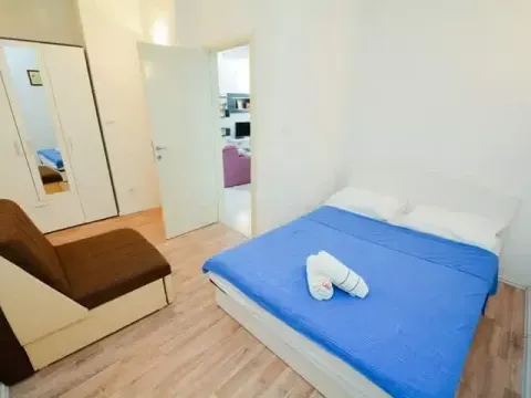 Izdavanje, stan, 77m², Tivat, Crna Gora - image 4
