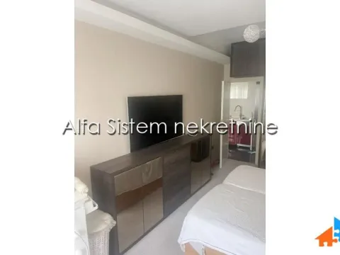 Izdavanje, trosoban stan, 60m², Kluz, Zvezdara Sve Podlokacije - image 17