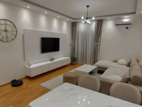 Izdavanje, dvosoban stan, 68m2, Stari Aerodrom, Podgorica Izdavanje, dvosoban stan, 68m2, Stari Aerodrom, Podgorica