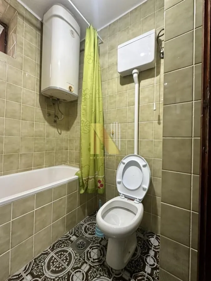 Izdavanje, jednosoban stan, 32m², Centar, Novi Sad