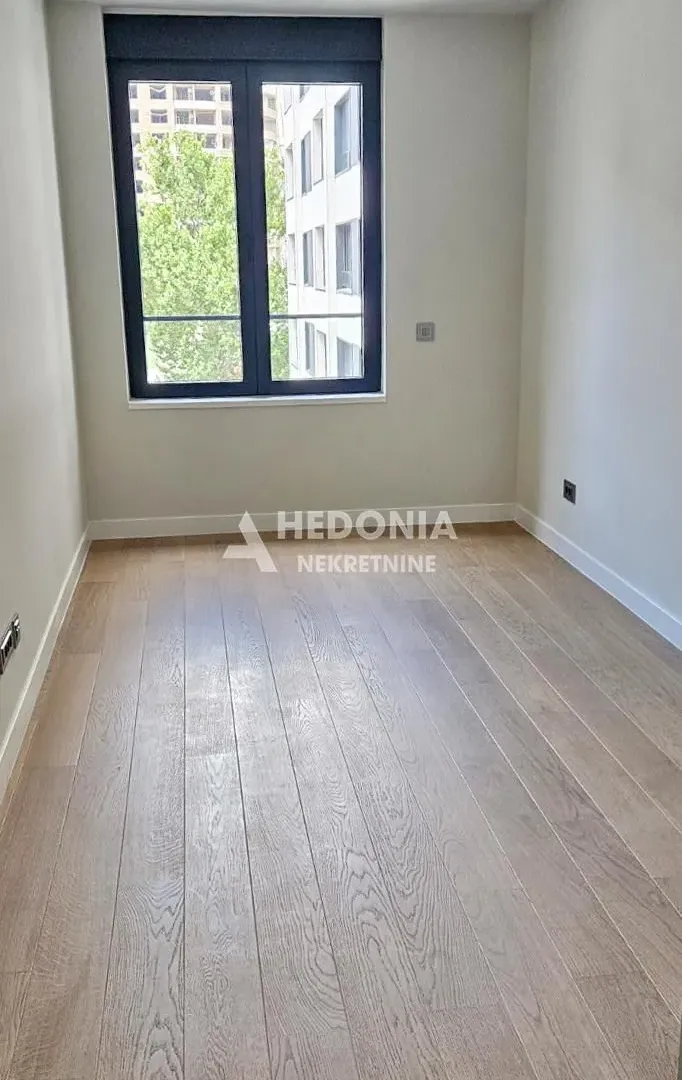Izdavanje, trosoban stan, 77m², Novi Beograd Blok 65, Novi Beograd Sve Podlokacije