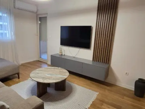 Izdavanje, jednosoban stan, 50m², Central Point, Podgorica - image 9