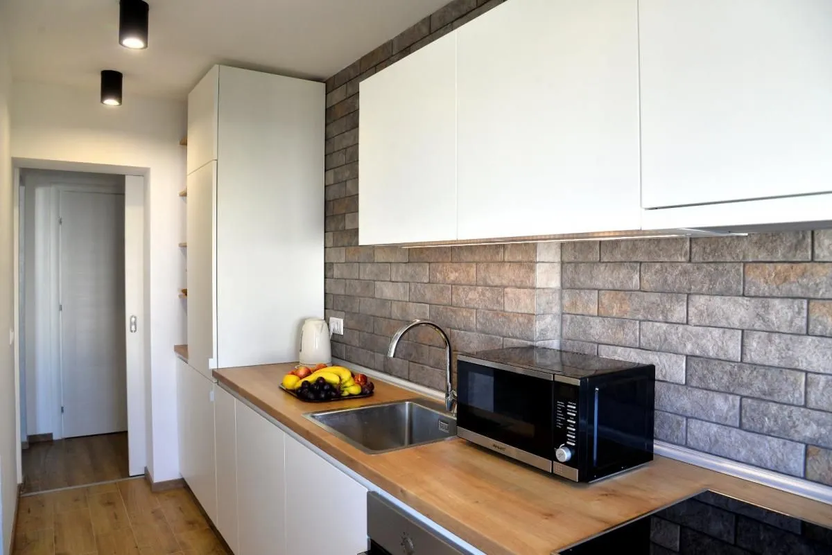 Izdavanje, trosoban stan, 61m², Centar, Niš