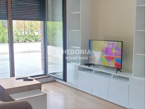 Stan in Zemun Centar