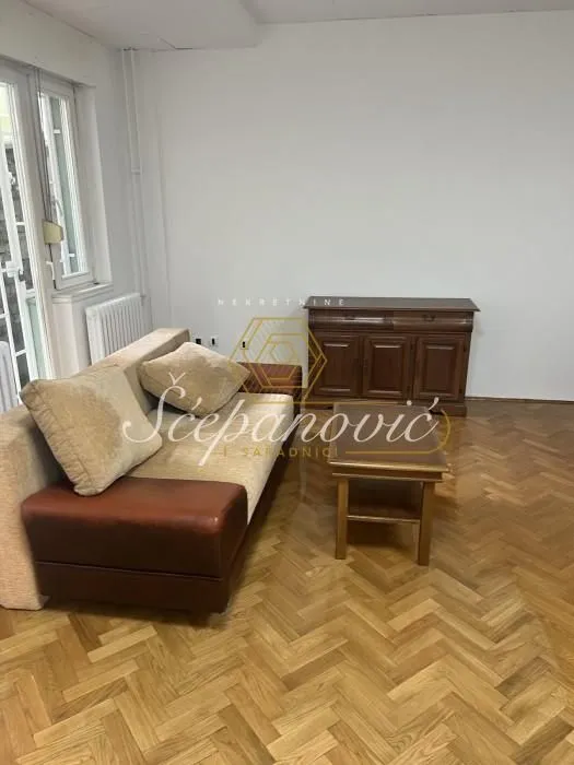 Prodaja, garsonjera, 30m², Bulevar Oslobodjenja, Novi Sad Sve Podlokacije