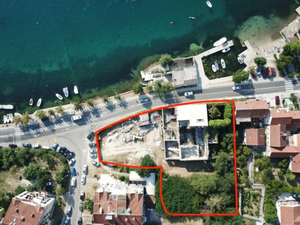 Prodaja, plac, 1800m², Risan, Kotor
