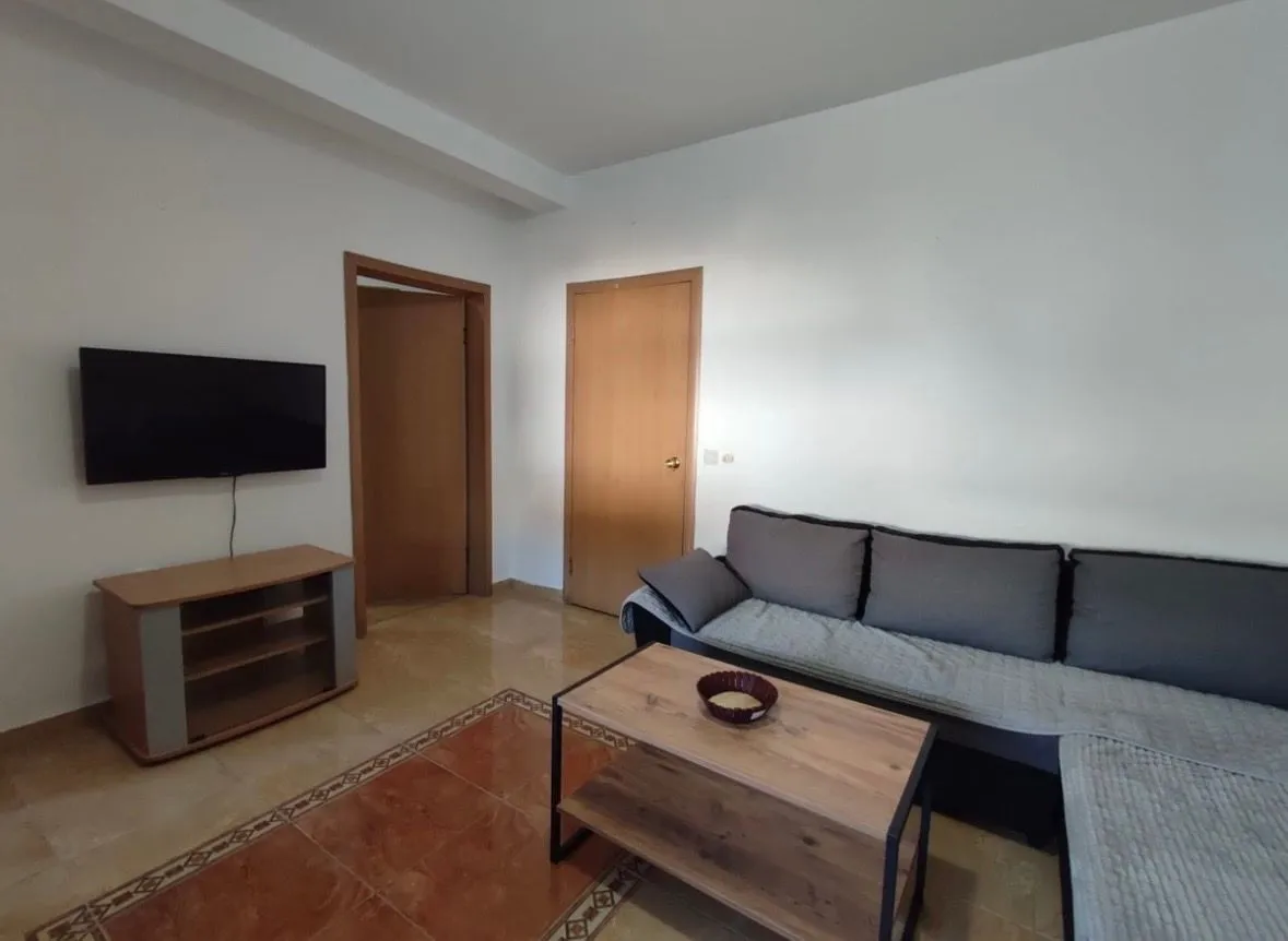 Rent, one bedroom apartment, 40m², Centar, Bar