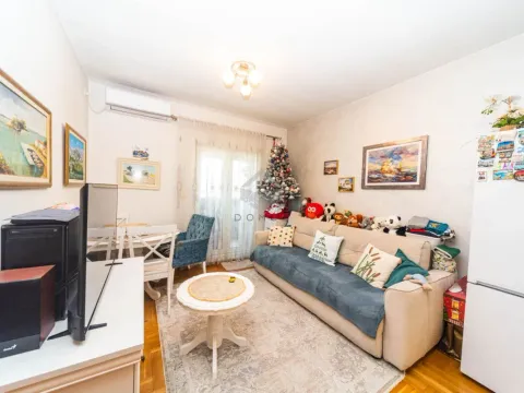 Prodaja, jednosoban stan, 36m², Stari Aerodrom, Podgorica - image 1