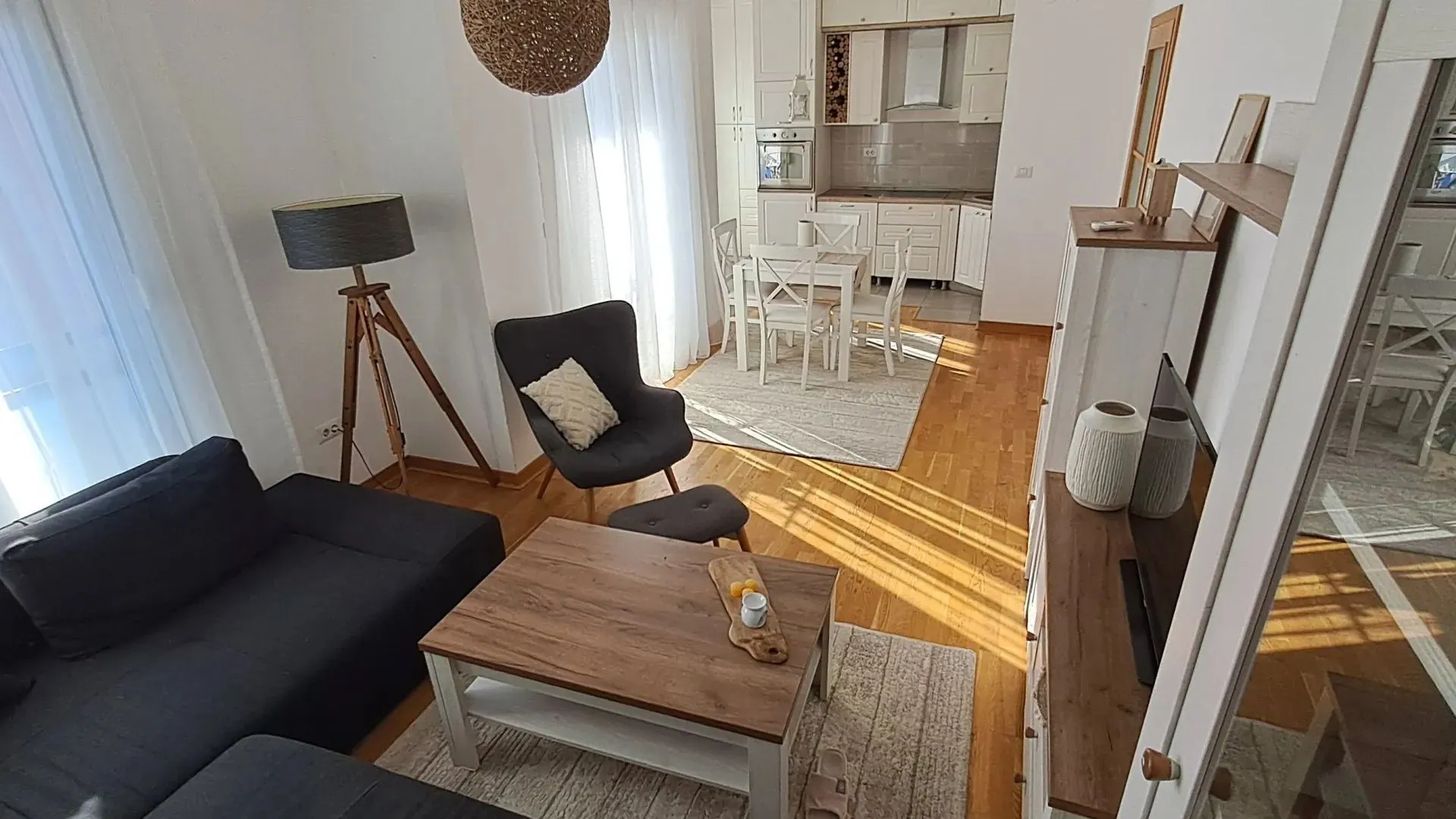 Izdavanje, jednosoban stan, 51m², City Kvart, Podgorica