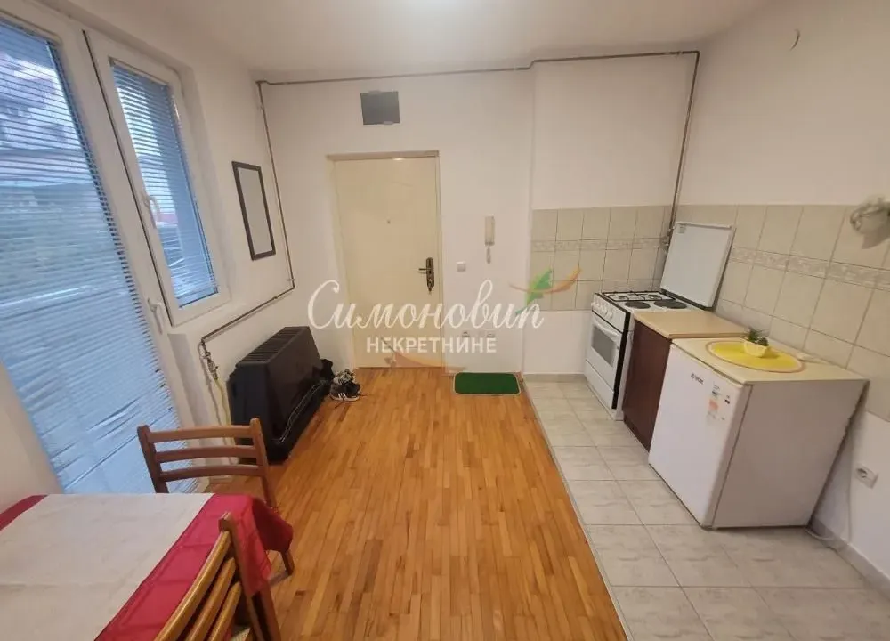 Izdavanje, jednosoban stan, 29m², Petlovo Brdo, Beograd