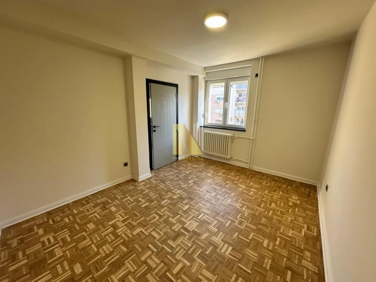 Prodaja, dvosoban stan, 64m², Adamovićevo Naselje, Novi Sad Sve Podlokacije