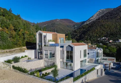 Prodaja, trosoban stan, 246m², Tivat, Crna Gora - image 12