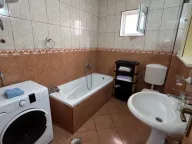 Izdavanje, trosoban stan, 130m2, Zaljevo, Bar