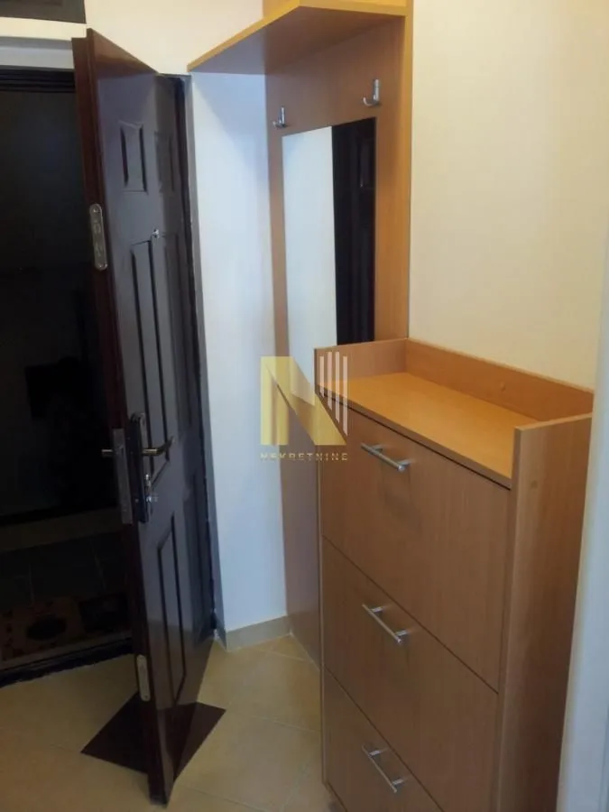 Izdavanje, jednosoban stan, 27m², Sajmište, Novi Sad