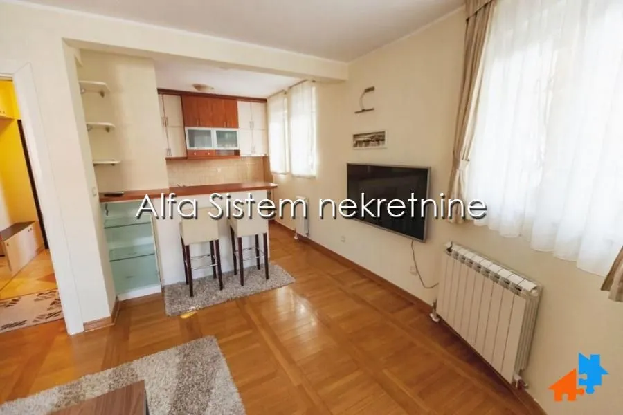 Izdavanje, dvosoban stan, 48m², Čubura, Beograd