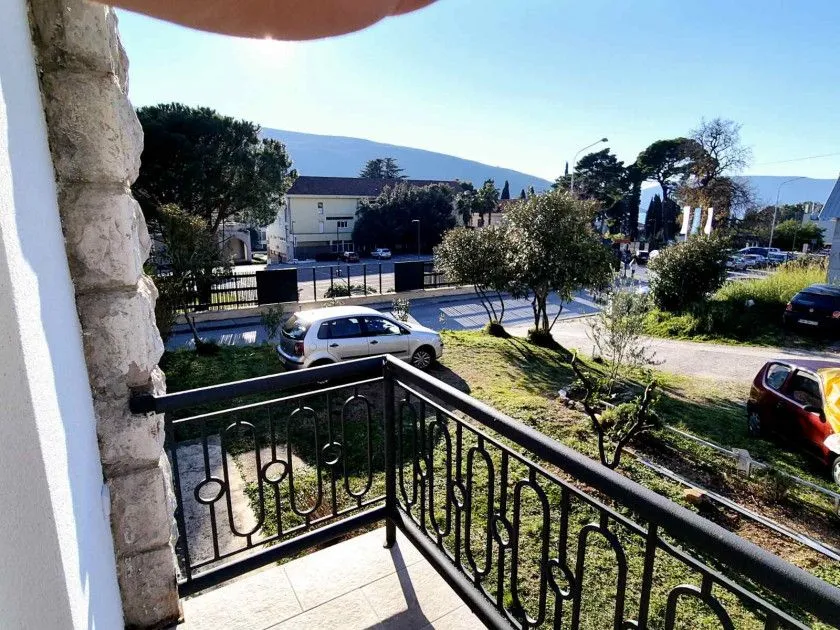 Izdavanje, dvosoban stan, 85m², Kumbor, Herceg Novi