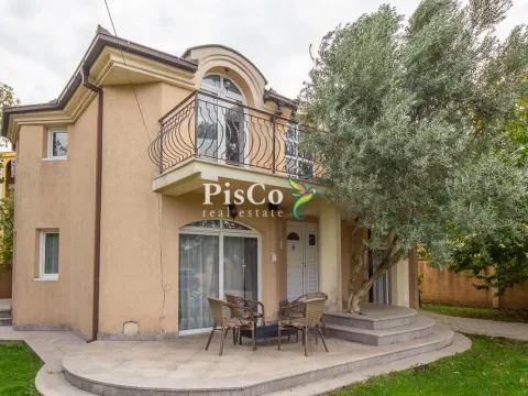 Kuća in Donja Gorica