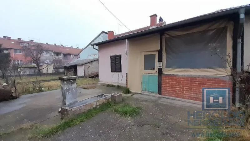 Prodaja, kuća, 310m², Tavrića obori, Jagodina