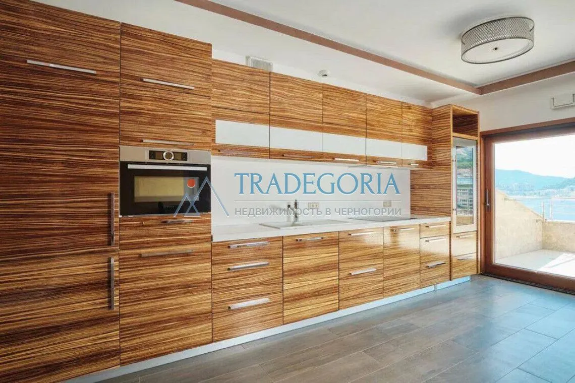 Prodaja, trosoban stan, 350m², Rafailovići, Budva
