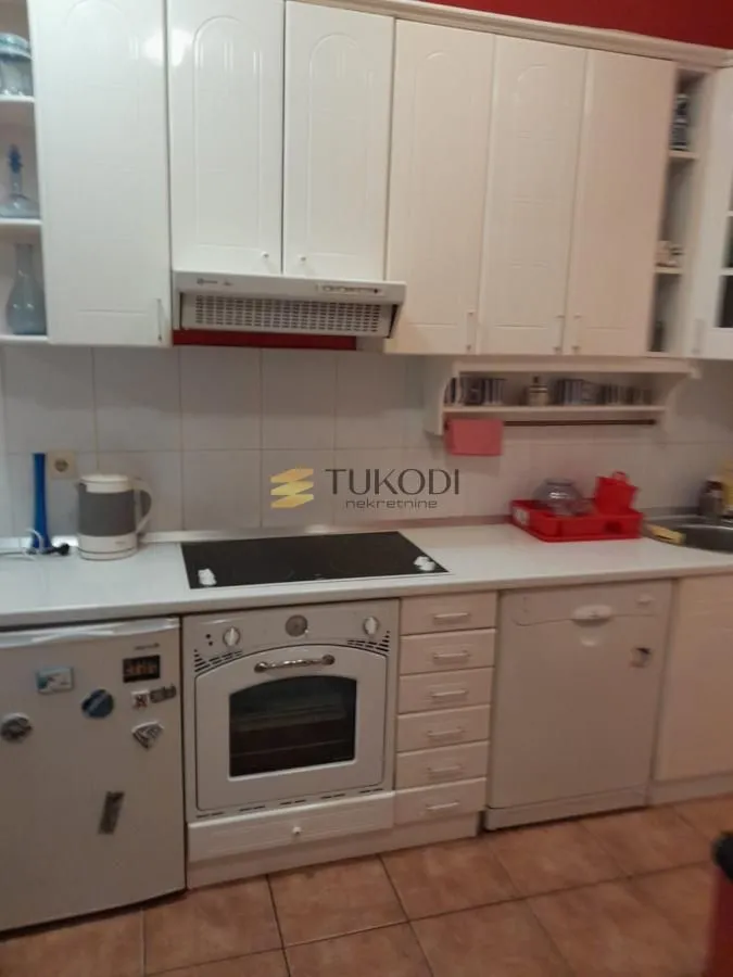 Prodaja, četvorosoban stan, 120m², Stari grad, Novi Sad