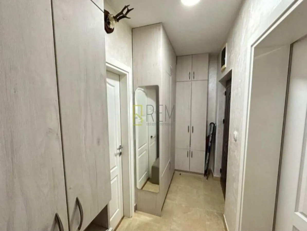 Prodaja, dvosoban stan, 48m², Dobrota, Kotor