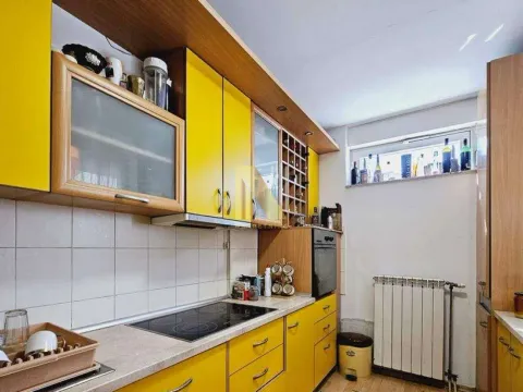 Prodaja, kuća, 180m², Lipov gaj, Novi Sad Sve Podlokacije - image 6