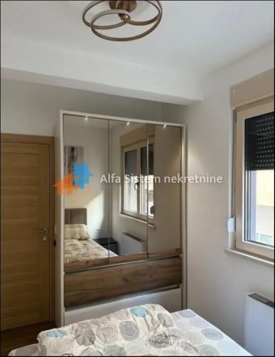 Izdavanje, stan, 33m², Vračar Hram, Vračar Sve Podlokacije