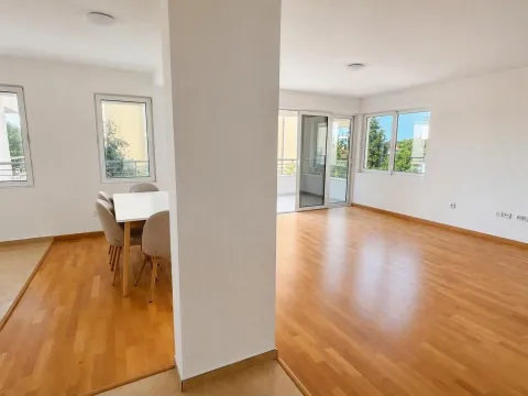 Rent, two bedroom apartment, 105m², Petrovac, Budva - image 4
