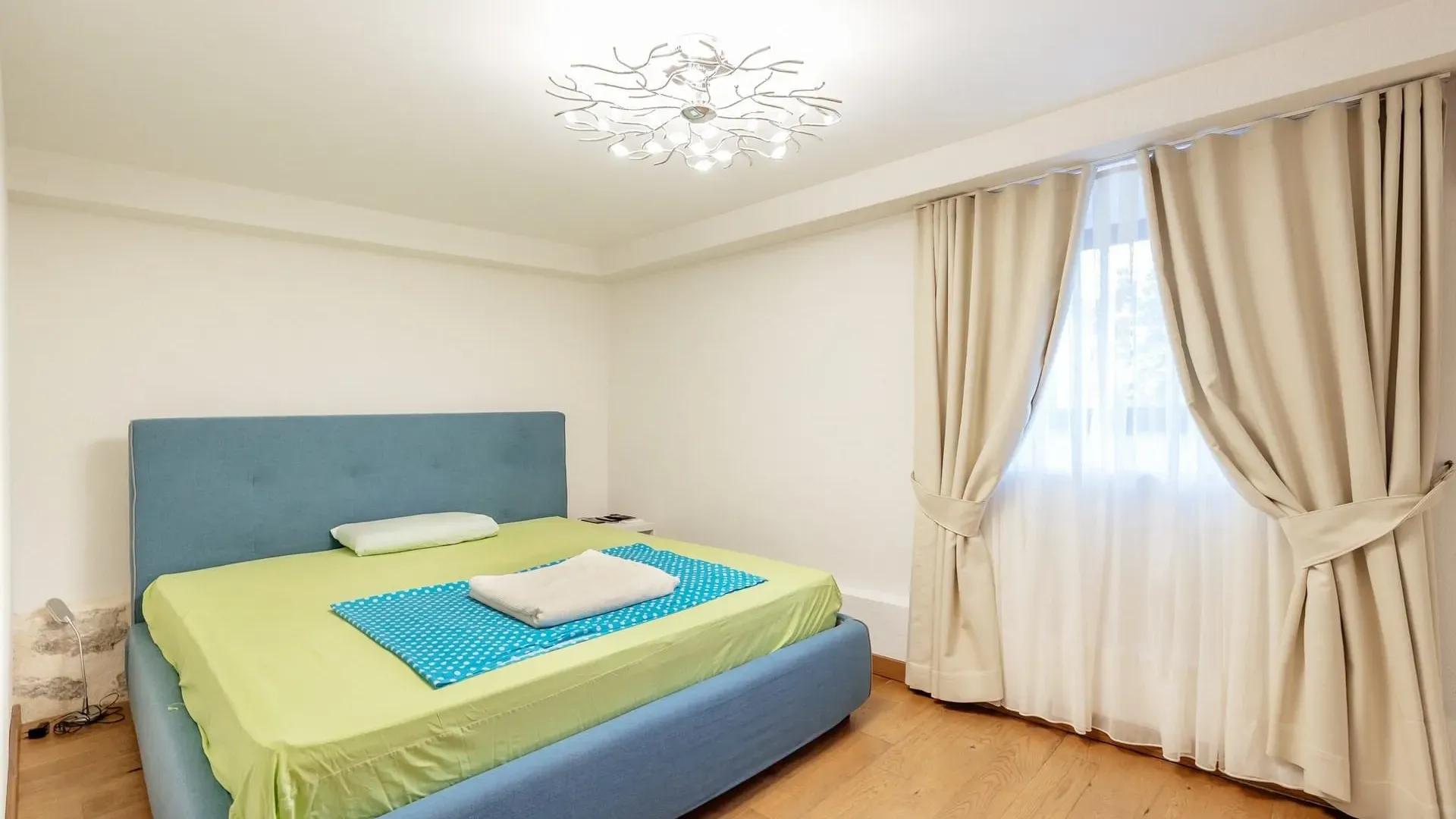 Prodaja, dvosoban stan, 93m², Perast, Kotor
