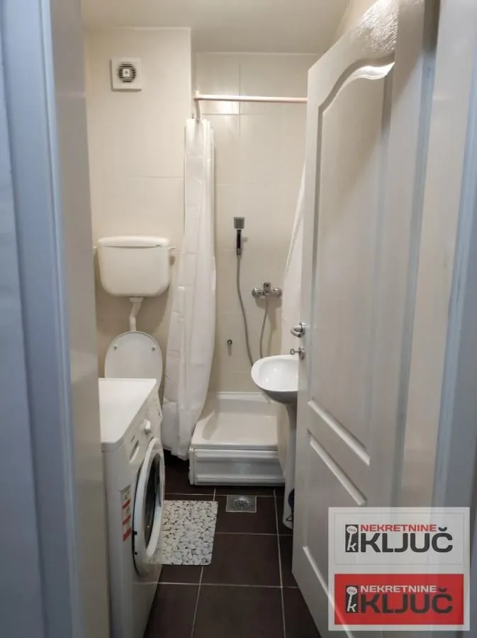 Izdavanje, garsonjera, 26m², Grbavica, Novi Sad Sve Podlokacije
