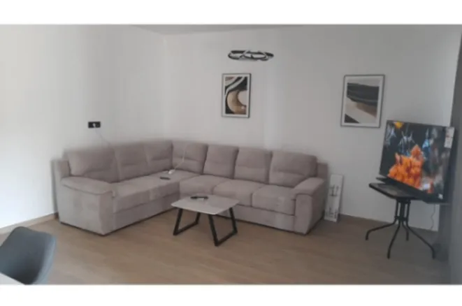 Izdavanje, dvosoban stan, 81m², Budva, Crna Gora