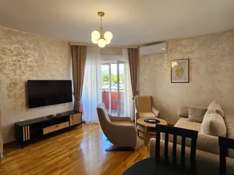 Izdavanje, dvosoban stan, 60m², Tuški Put, Podgorica - image 2