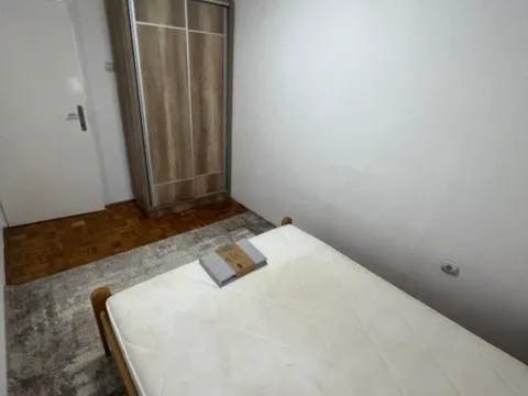 Izdavanje, trosoban stan, 100m², Centar, Bar - image 4