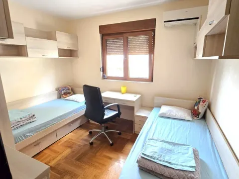 Izdavanje, dvosoban stan, 70m², Stari Aerodrom, Podgorica - image 14