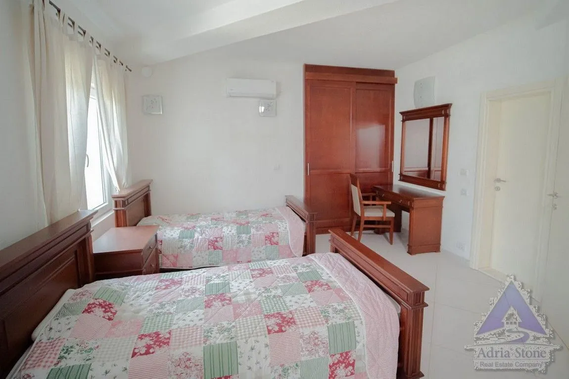 Prodaja, kuća, 525m², Radovići, Tivat