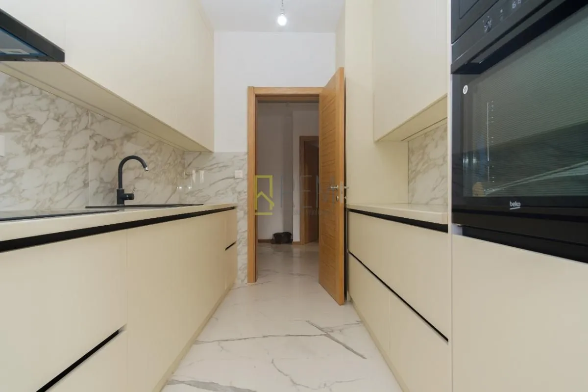Prodaja, trosoban stan, 142m², Gorica C, Podgorica
