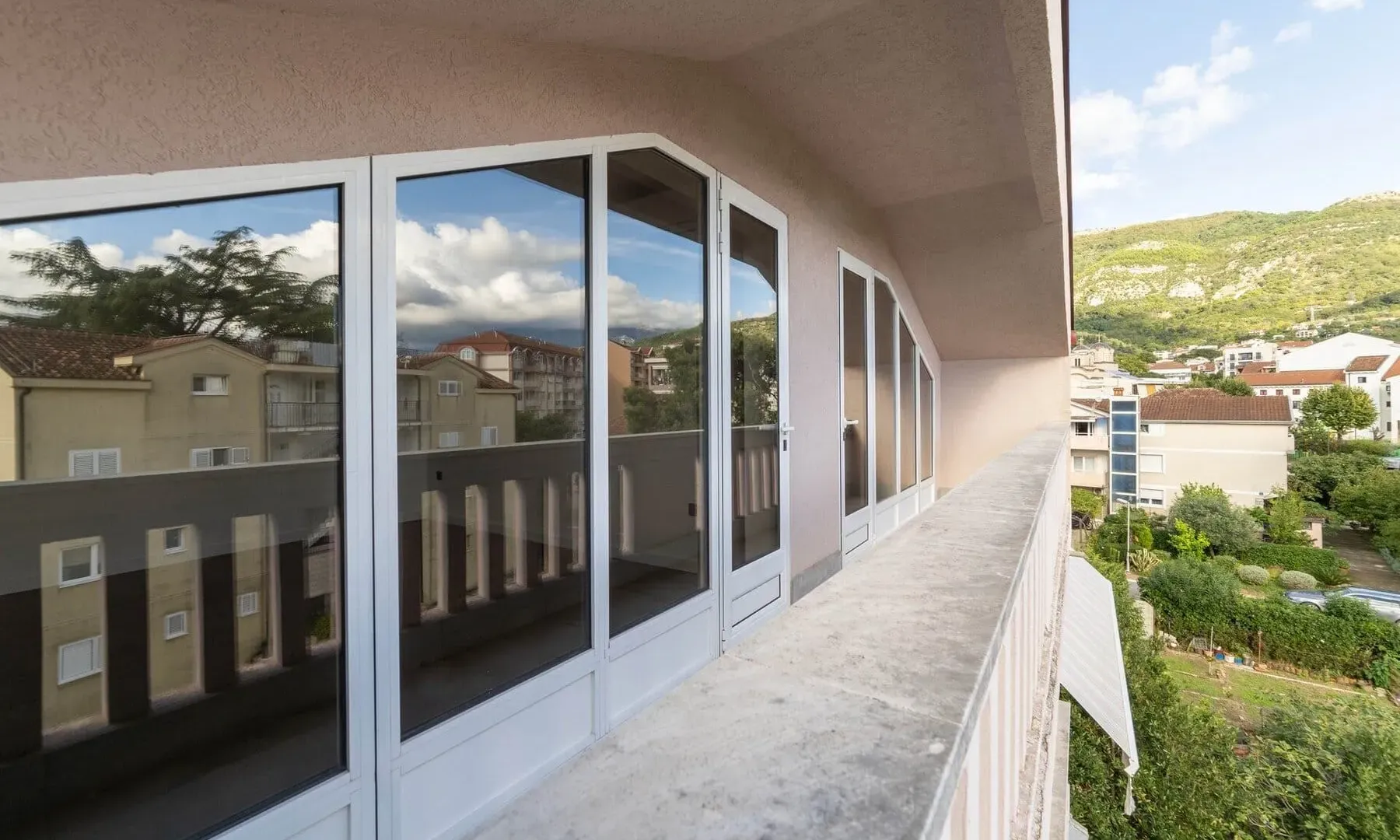 Prodaja, dvosoban stan, 66m², Centar, Tivat