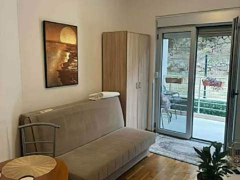 Rent, one bedroom apartment, 32m², Rafailovići, Budva - image 6